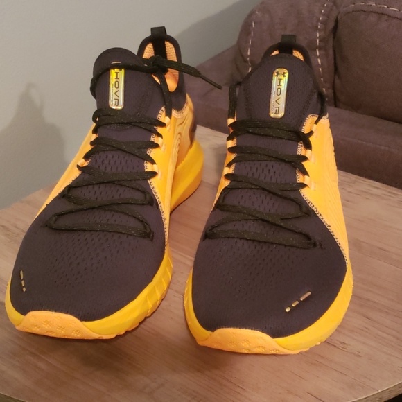 Under Armour Phantom Hovr Special Edition - Picture 2 of 3